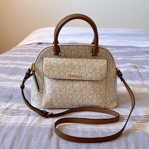 Calvin Klein PU/Vegan leather handbag/crossbody bag white & brown